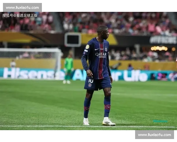 梅西暴怒挥拳维蒂尼亚!世俱杯冲突引爆足坛争议,赛后拥抱上演戏剧性反转